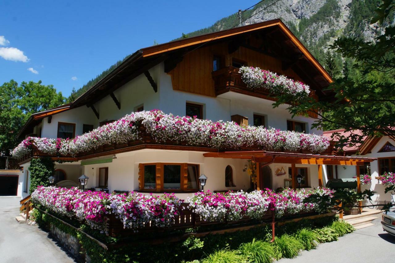 Gaestehaus Almrausch, Ferienanlage Mit Pool Nassereith Exterior photo
