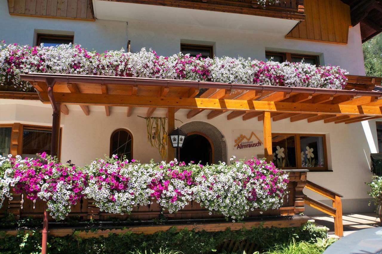 Gaestehaus Almrausch, Ferienanlage Mit Pool Nassereith Exterior photo