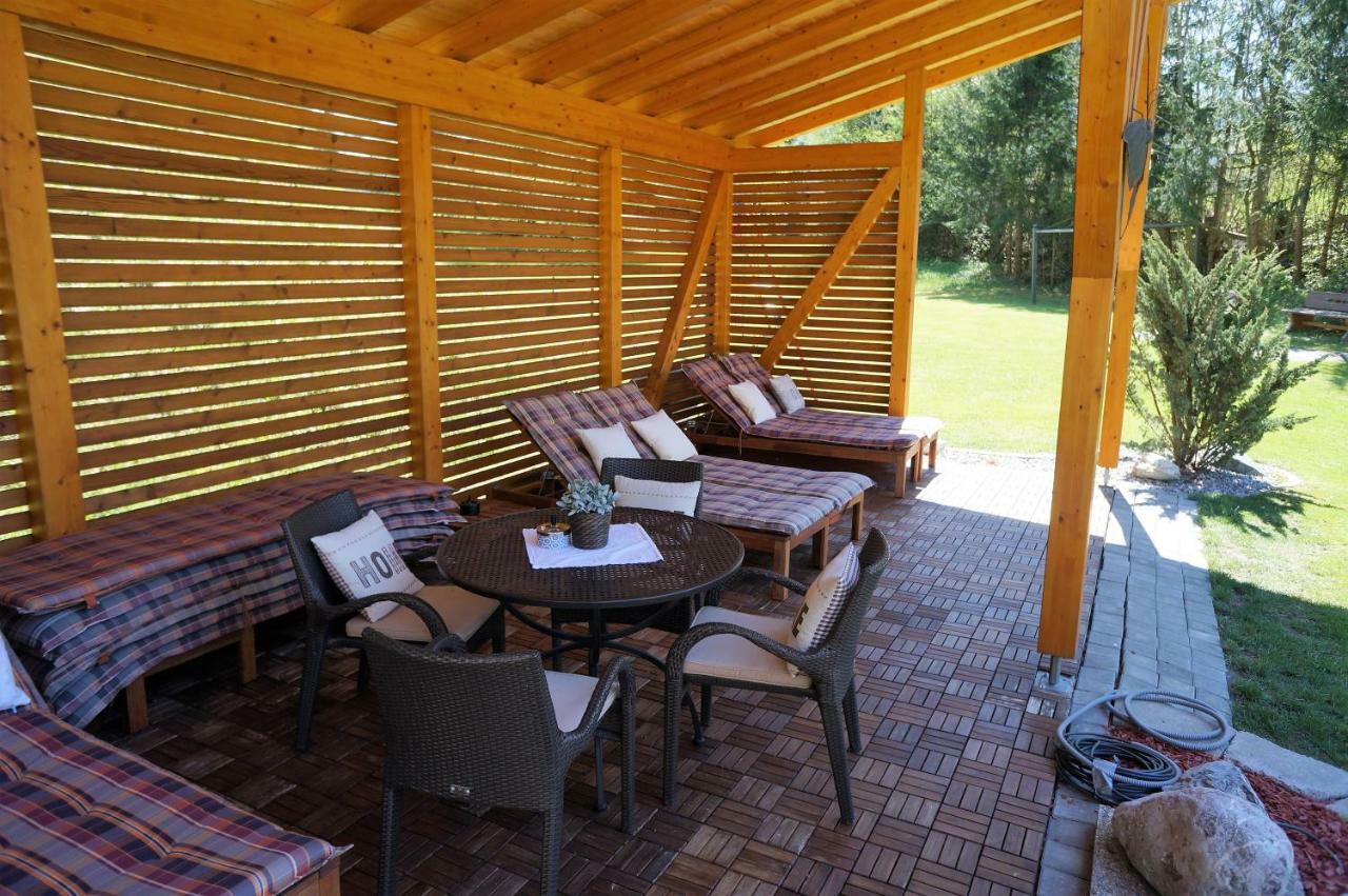 Gaestehaus Almrausch, Ferienanlage Mit Pool Nassereith Exterior photo