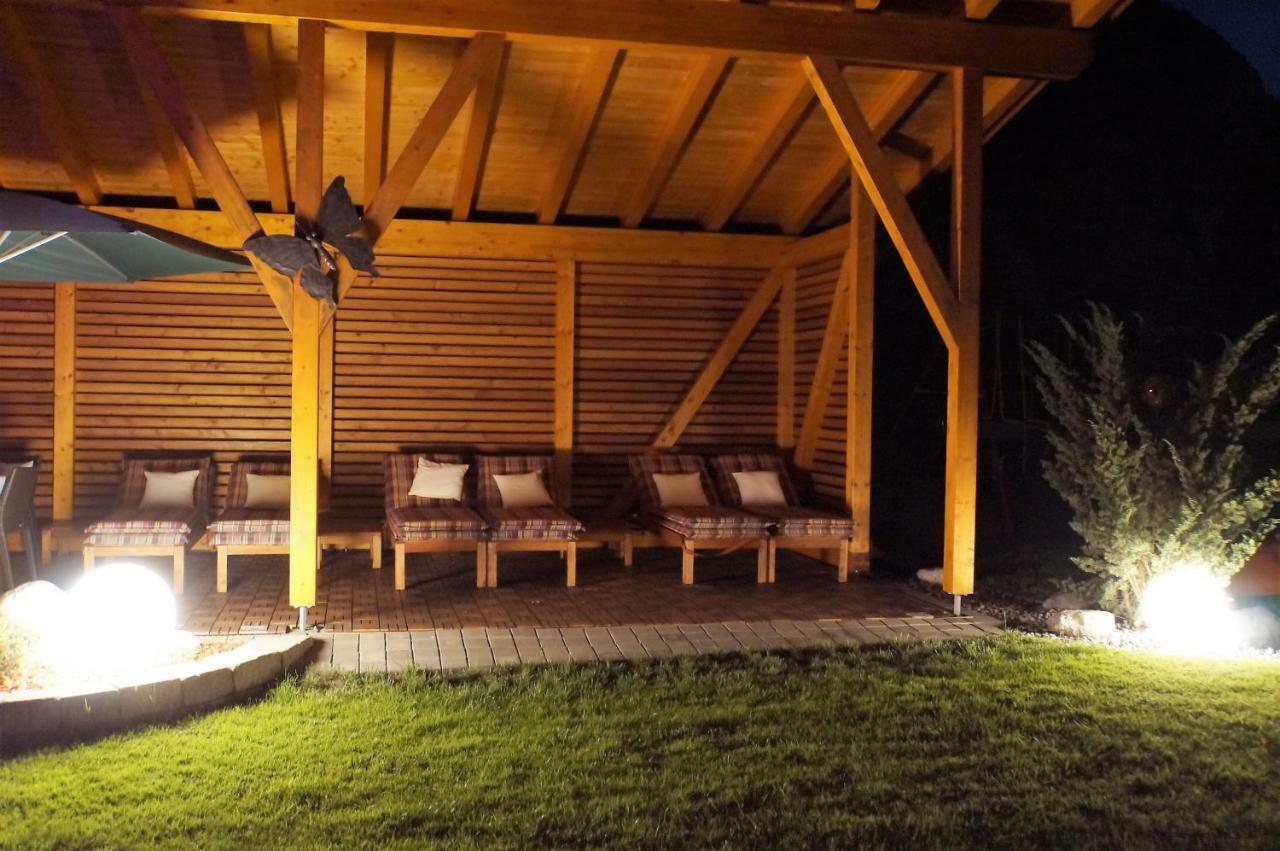 Gaestehaus Almrausch, Ferienanlage Mit Pool Nassereith Exterior photo