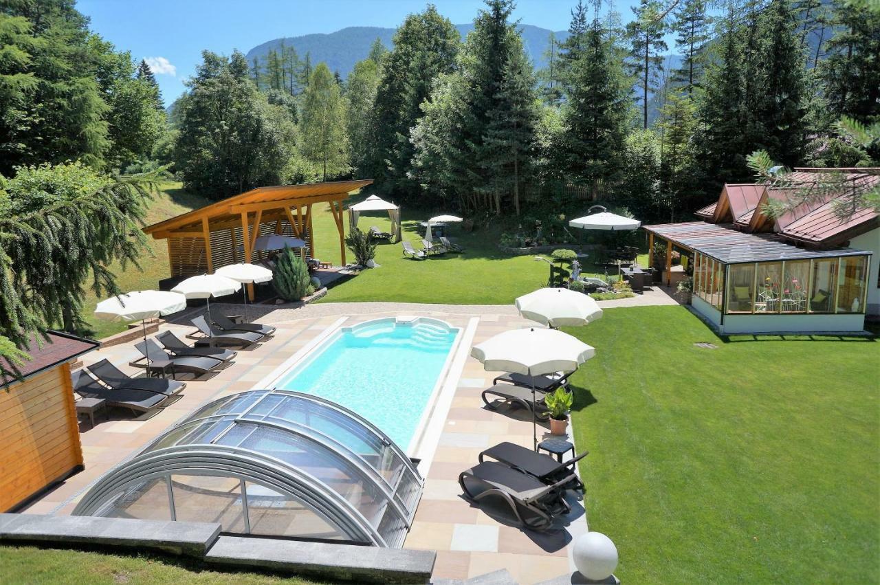 Gaestehaus Almrausch, Ferienanlage Mit Pool Nassereith Exterior photo
