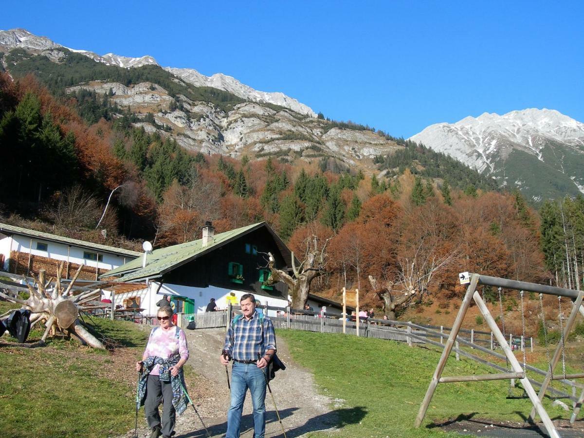 Gaestehaus Almrausch, Ferienanlage Mit Pool Nassereith Exterior photo